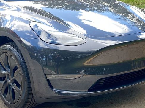 Used 2024 Tesla Model Y Long Range image 18