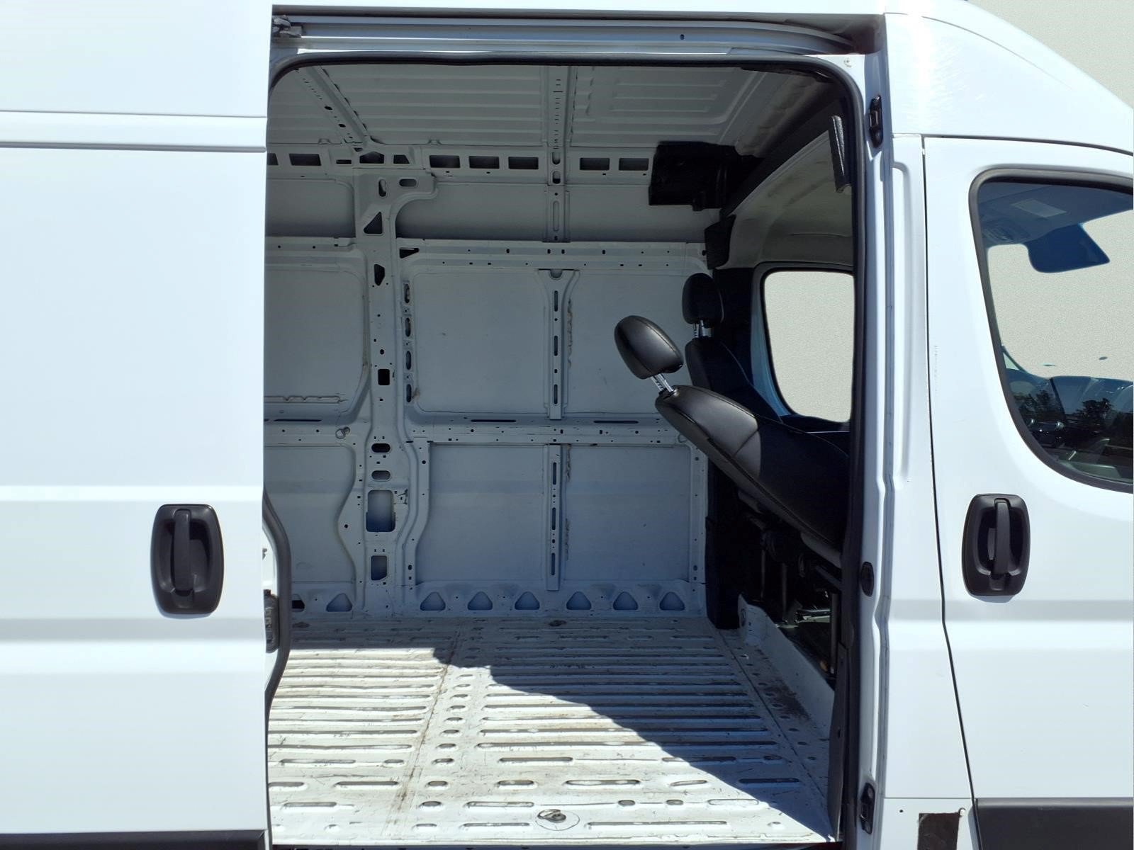 Used 2023 RAM ProMaster 2500 FWD image 26