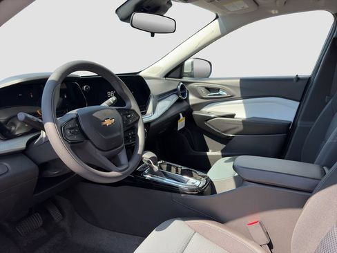 New 2026 Chevrolet Trax LT FWD image 9
