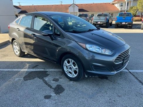 Used 2015 Ford Fiesta SE image 7