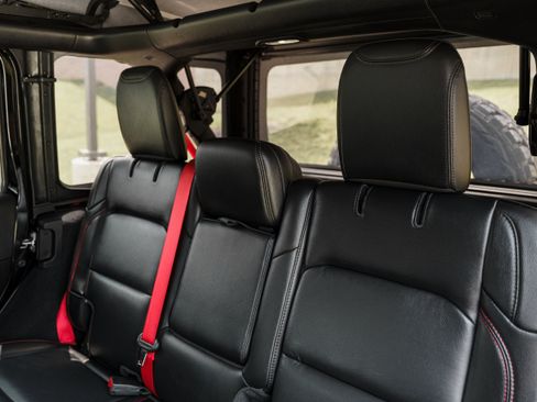 Used 2020 Jeep Wrangler Unlimited Rubicon w/ Quick Order Package 28Y Recon AWD/4WD image 24