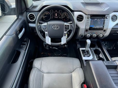 Used 2018 Toyota Tundra SR5 w/ SR5 Upgrade Package AWD/4WD image 5