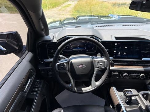 Used 2022 Chevrolet Silverado 1500 LT Trail Boss w/ LT Trail Boss Premium Package AWD/4WD image 57