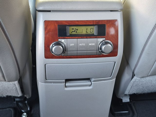 Used 2012 Toyota Highlander Limited w/ Tow Pkg FWD image 17