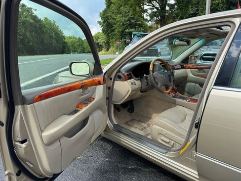 Used 2003 Lexus LS 430 image 9