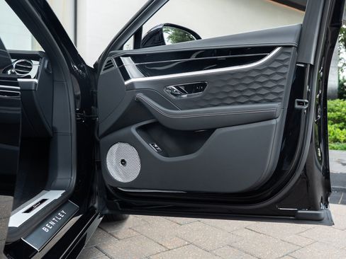 Certified 2025 Bentley Flying Spur Plug-In Hybrid AWD/4WD image 20