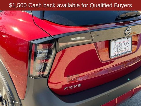 New 2026 Nissan Kicks SR w/ Cold Weather Package image 14