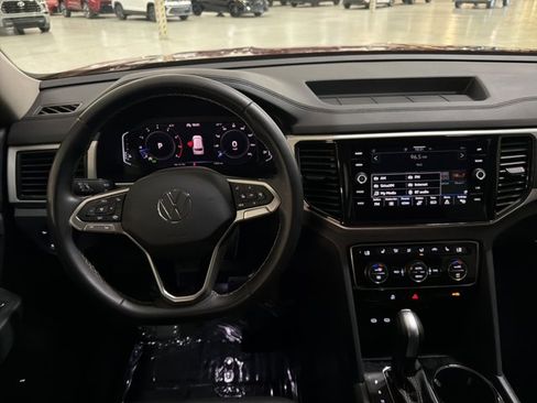Certified 2023 Volkswagen Atlas SE FWD image 28