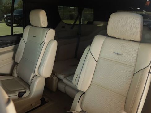 Certified 2022 Cadillac Escalade ESV Premium Luxury image 33