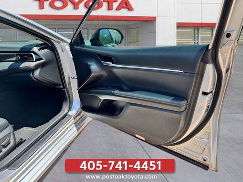 Used 2019 Toyota Camry XSE FWD image 30