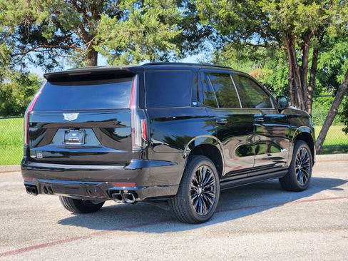 Certified 2024 Cadillac Escalade V w/ LPO, ONYX Package AWD/4WD image 5