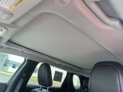 Used 2020 Jeep Cherokee Trailhawk w/ Comfort & Convenience Group image 10