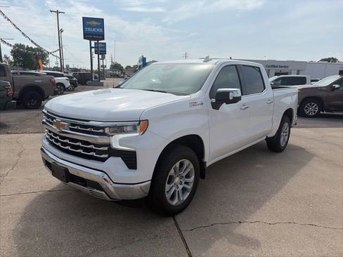 Used 2026 Chevrolet Silverado 1500 LTZ AWD/4WD image 2
