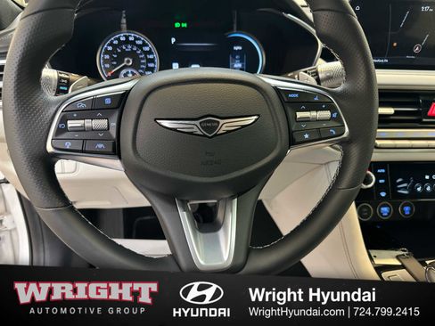 Certified 2025 Genesis G70 2.5T image 20