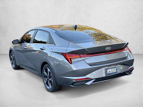 Used 2021 Hyundai Elantra Limited image 8