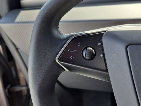 Used 2024 Tesla Cybertruck AWD Crew Cab image 27