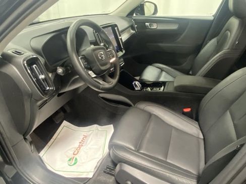 Certified 2025 Volvo XC40 B5 Plus image 10