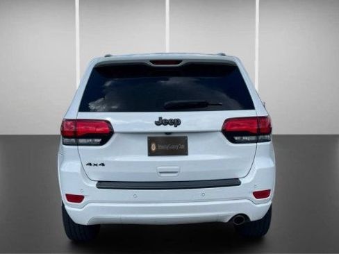 Used 2019 Jeep Grand Cherokee Altitude AWD/4WD image 8