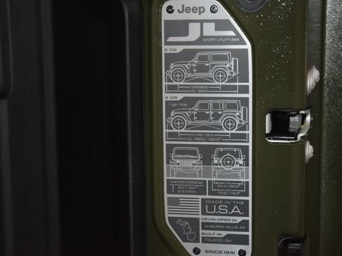 Used 2024 Jeep Wrangler Unlimited Sport AWD/4WD image 23