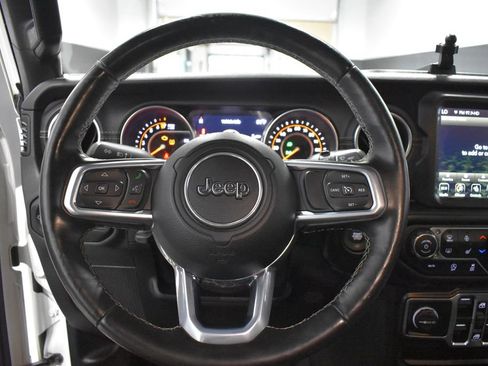 Used 2020 Jeep Wrangler Unlimited Sahara AWD/4WD image 32
