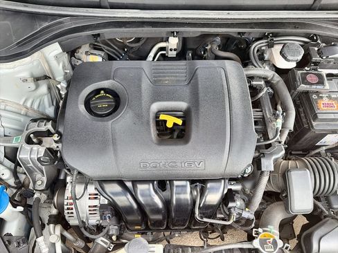 Used 2020 Hyundai Elantra SEL FWD image 31