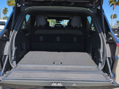 New 2026 Lincoln Navigator L Black Label AWD/4WD image 13