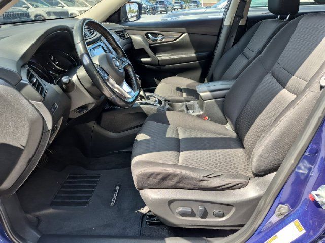 Used 2020 Nissan Rogue SV w/ Premium Package FWD image 13