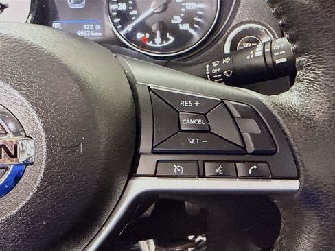 Used 2020 Nissan Rogue SV FWD image 15