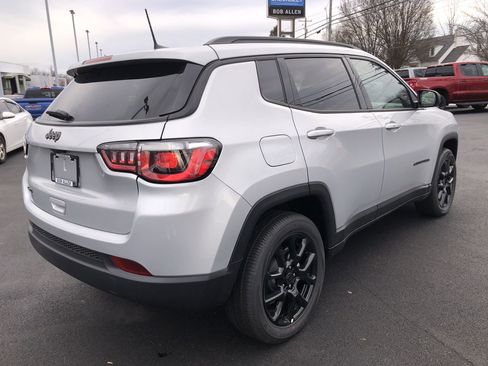 New 2026 Jeep Compass Latitude image 13