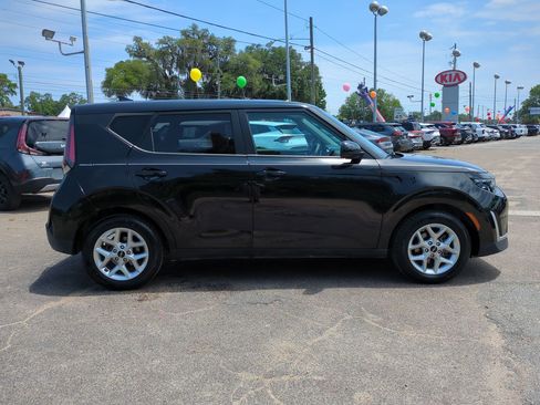 Certified 2023 Kia Soul LX w/ LX Technology Package FWD image 4