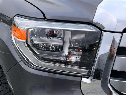 Used 2018 Toyota Tundra Limited w/ Limited Premium Package image 26