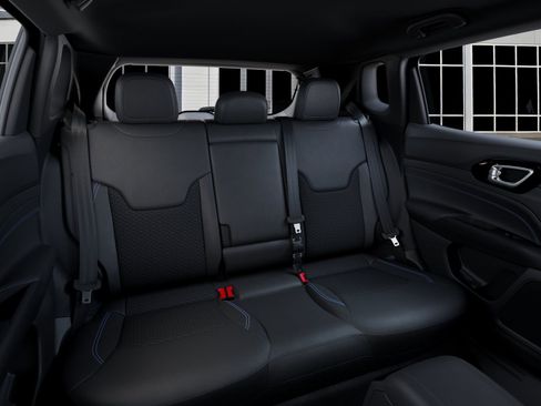 New 2026 Jeep Compass Latitude image 15