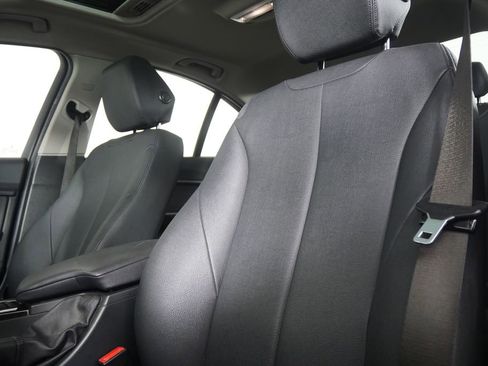 Used 2017 BMW 320i Sedan image 8