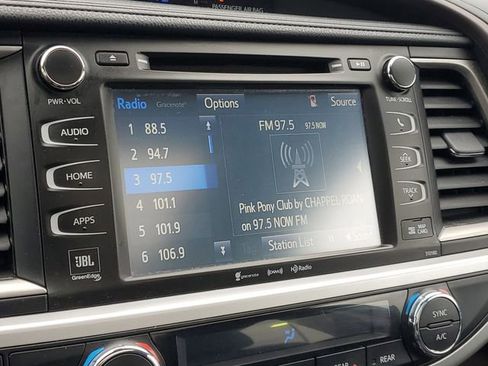 Used 2017 Toyota Highlander Limited AWD/4WD image 27