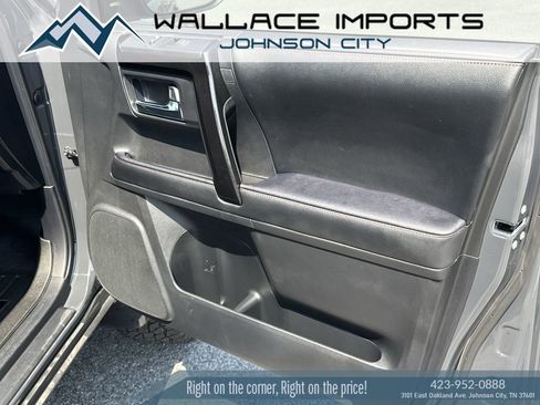 Used 2024 Toyota 4Runner TRD Off-Road Premium AWD/4WD image 36