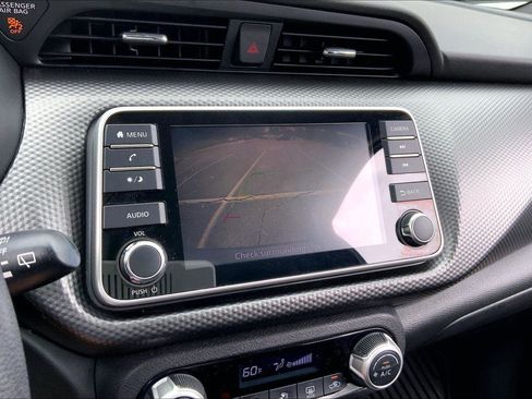 Used 2018 Nissan Kicks SV image 19