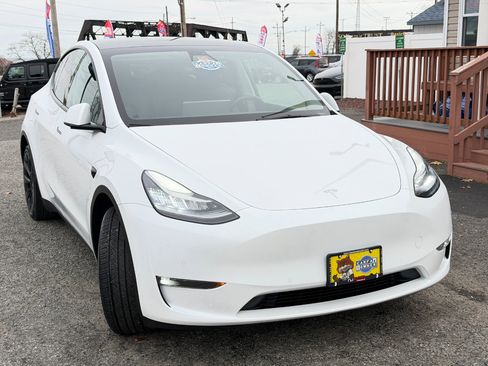 Used 2022 Tesla Model Y Long Range image 90