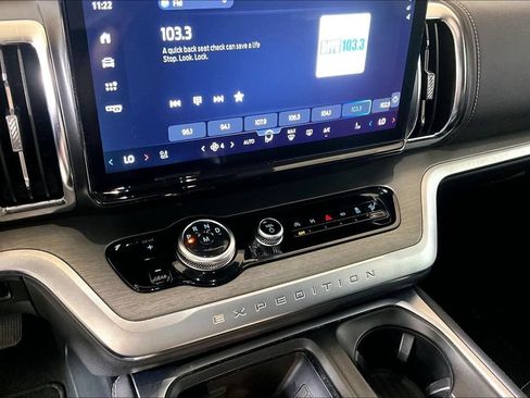 Used 2025 Ford Expedition Platinum AWD/4WD image 26