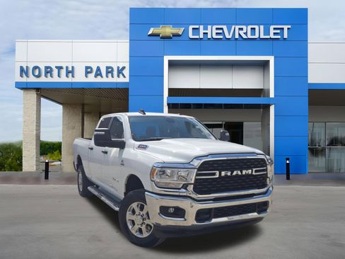 Used 2024 RAM 2500 Big Horn AWD/4WD image 1