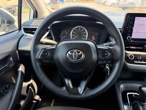 Used 2022 Toyota Corolla LE FWD image 18