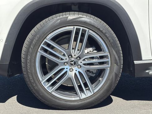 Used 2023 Mercedes-Benz GLS 450 4MATIC image 39