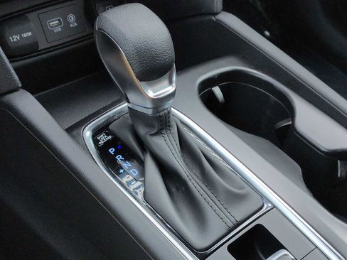 Used 2020 Hyundai Santa Fe SE image 28