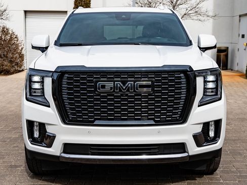 Used 2023 GMC Yukon Denali Ultimate image 2