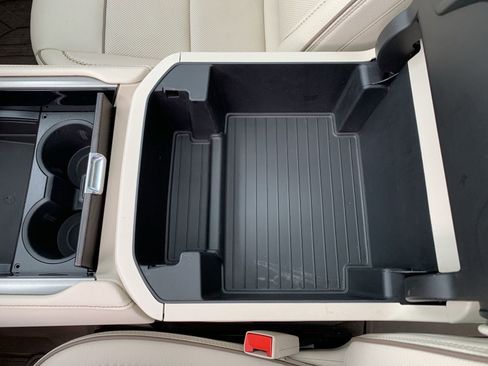 Used 2023 GMC Yukon Denali image 25