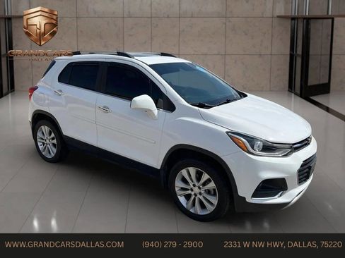 Used 2017 Chevrolet Trax Premier w/ Driver Confidence II Package image 3