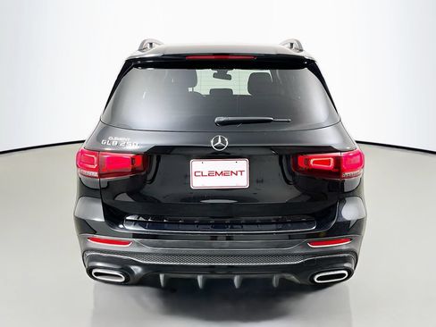 Used 2022 Mercedes-Benz GLB 250 w/ AMG Line image 8