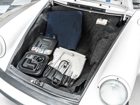 Used 1989 Porsche 911 Carrera RWD image 17