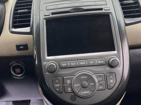 Used 2012 Kia Soul ! w/ Premium Pkg image 15