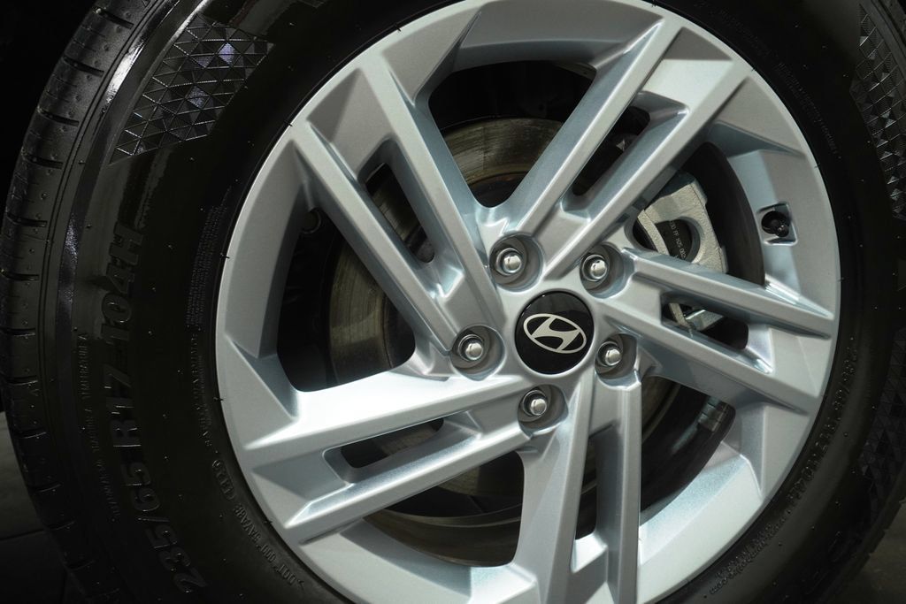 Certified 2026 Hyundai Tucson SE AWD/4WD image 11