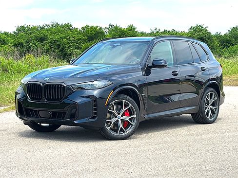 New 2026 BMW X5 xDrive50e w/ M Sport Package AWD/4WD image 2